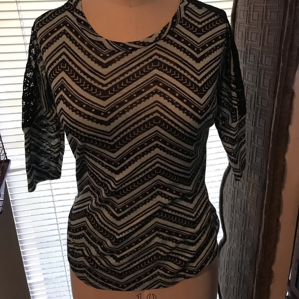 Half sleeve with lace top